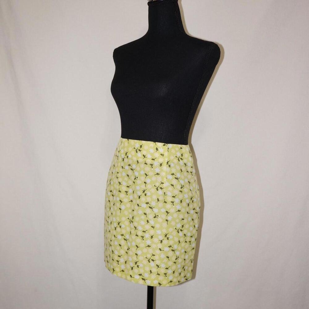 vintage R-Wear by Rampage floral mini skirt-1990s take on groovy 1970s fashion